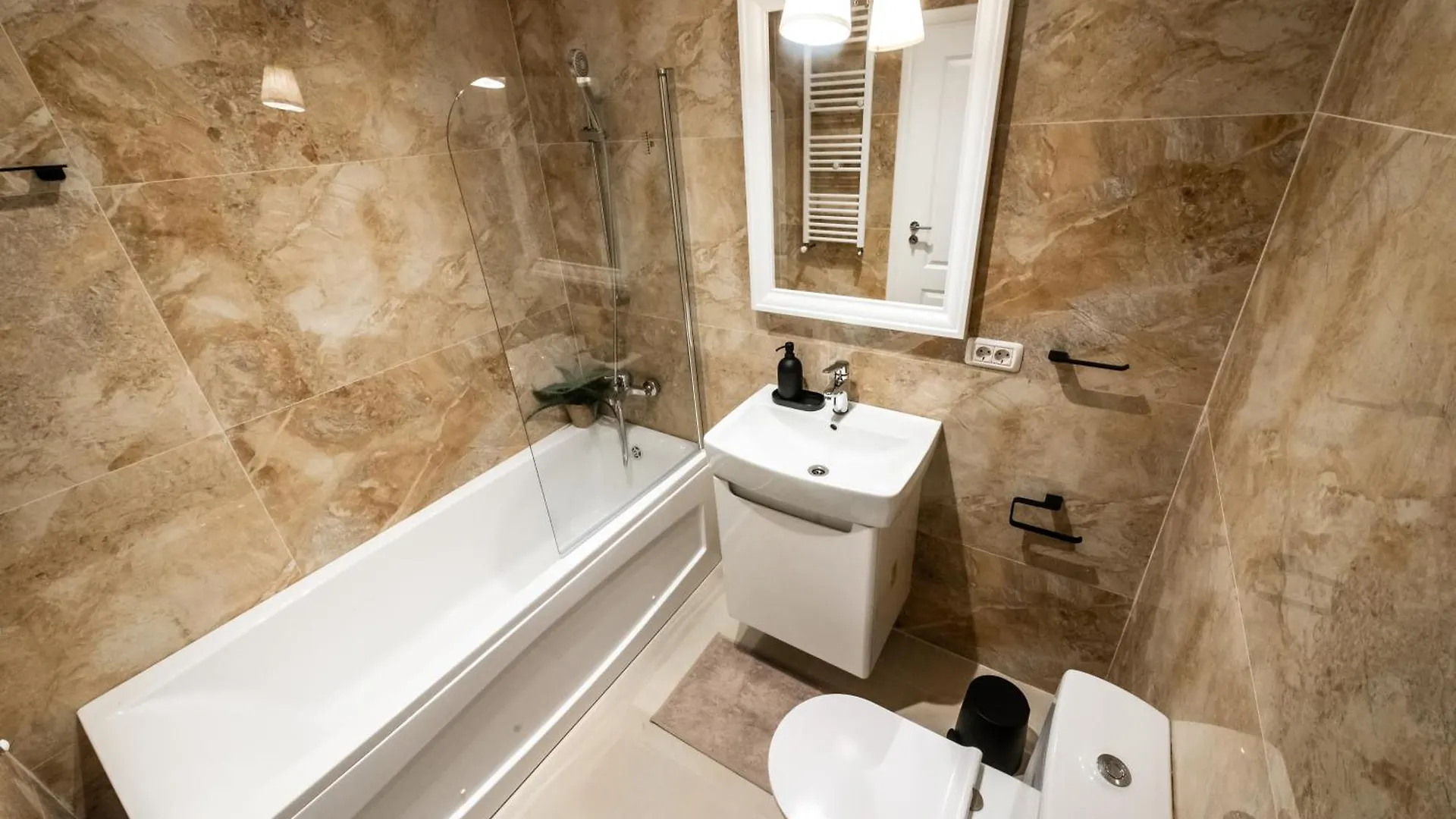 Central Address Apartment 811B2 Bucharest 0*,